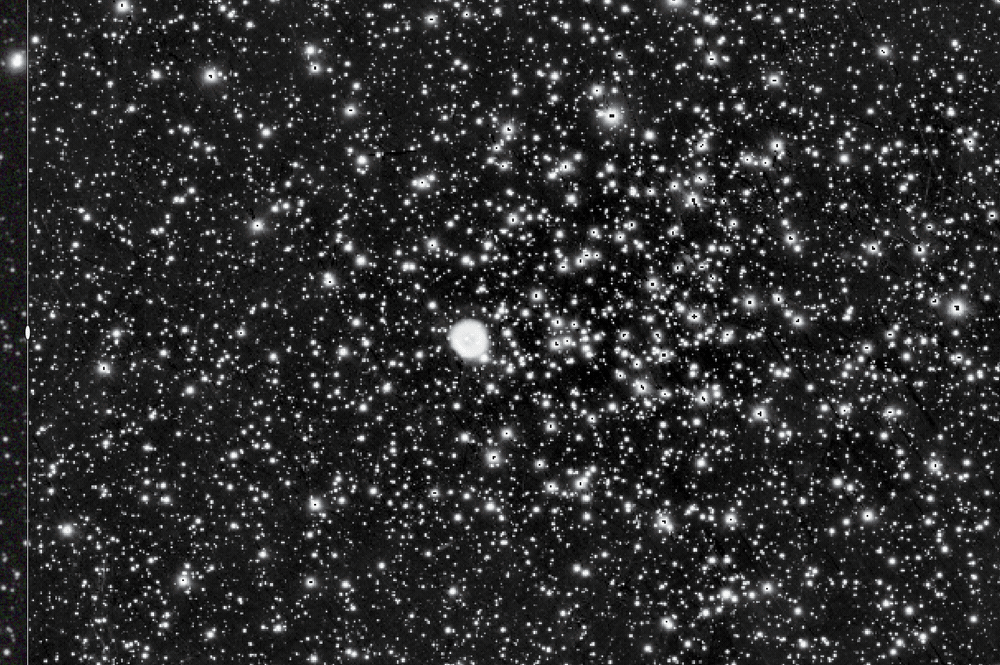 A sky survey moving beside an astrophoto in Sky Explorer